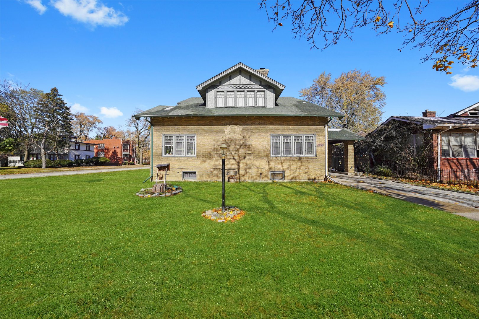 31 E 155th Street, Harvey, IL 60426