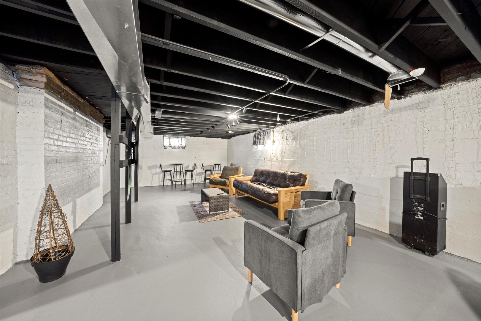 31 E 155th Street, Harvey, IL 60426