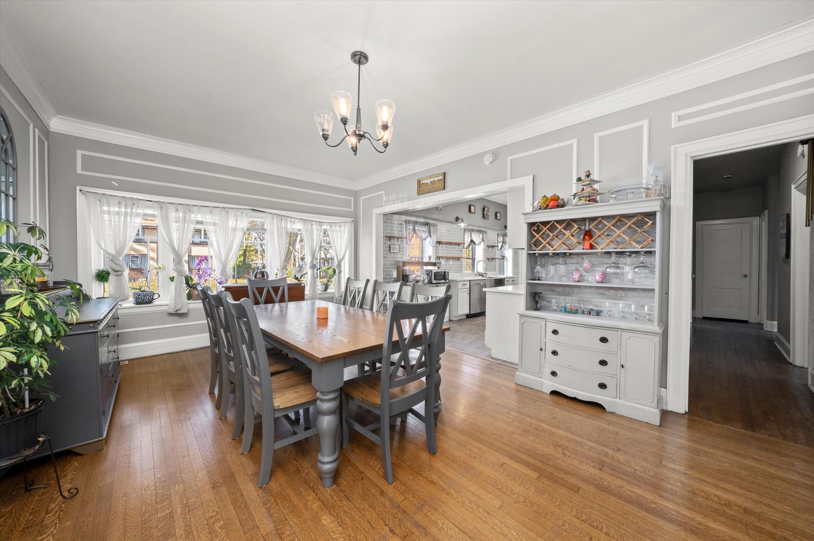 31 E 155th Street, Harvey, IL 60426