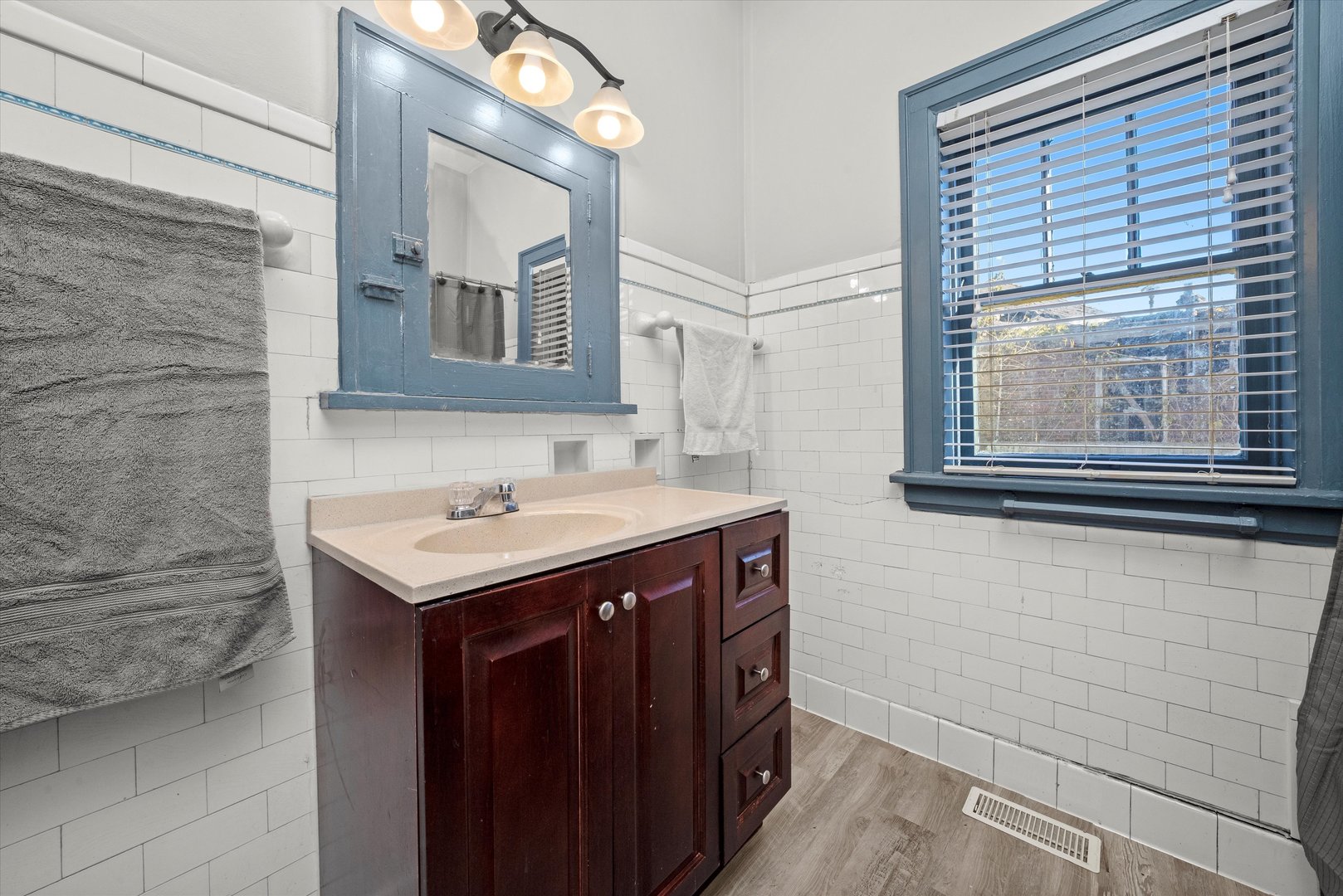 31 E 155th Street, Harvey, IL 60426