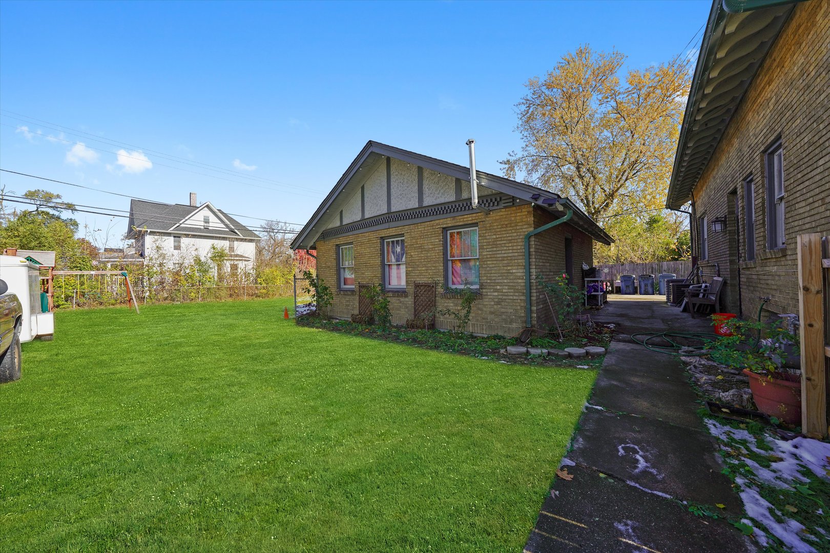 31 E 155th Street, Harvey, IL 60426