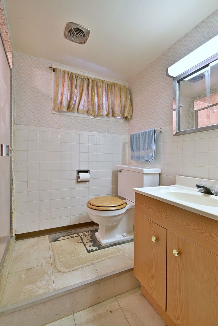 7704 W Windsor Avenue, Norridge, IL 60706