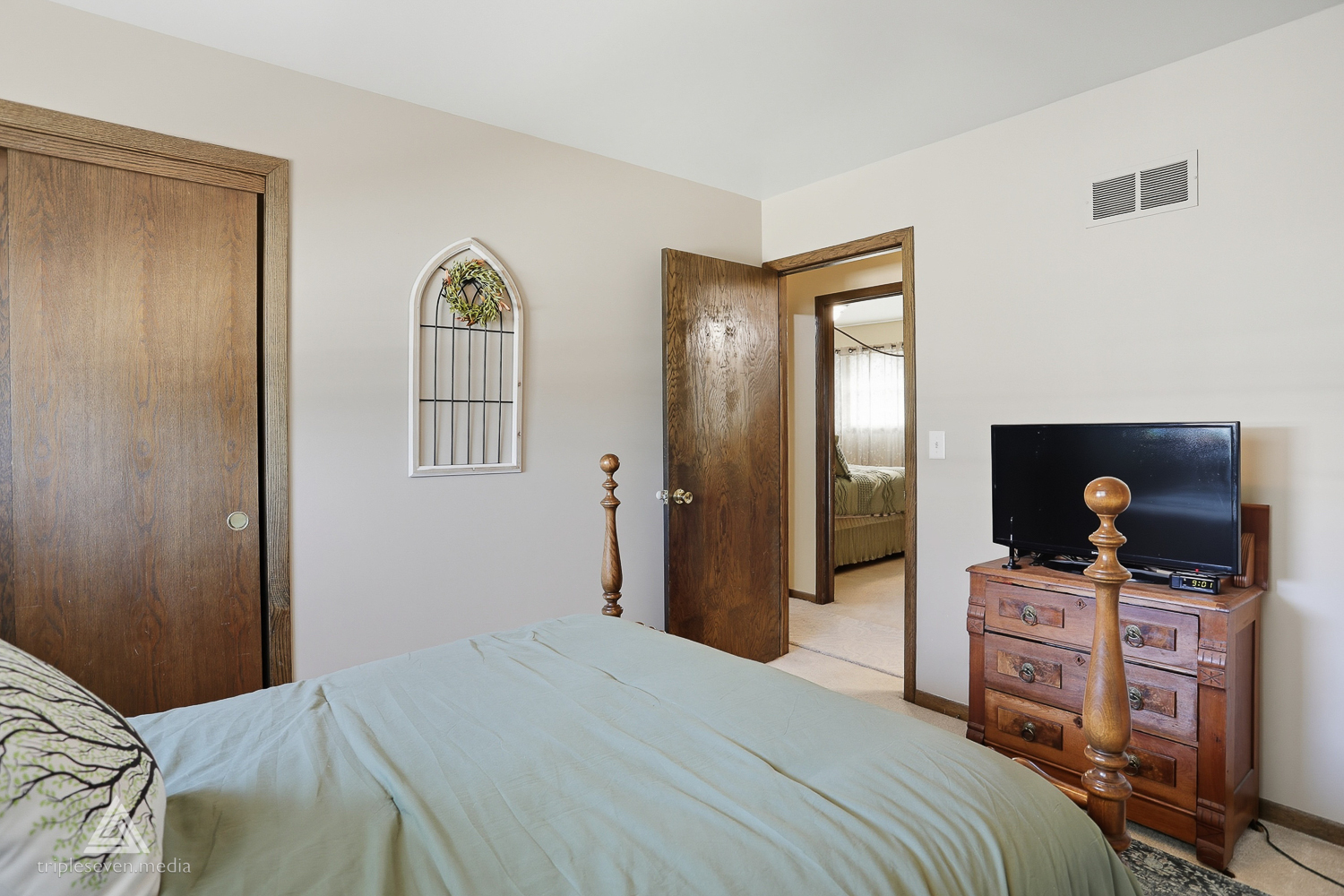 6346 90TH Street, Oak Lawn, IL 60453