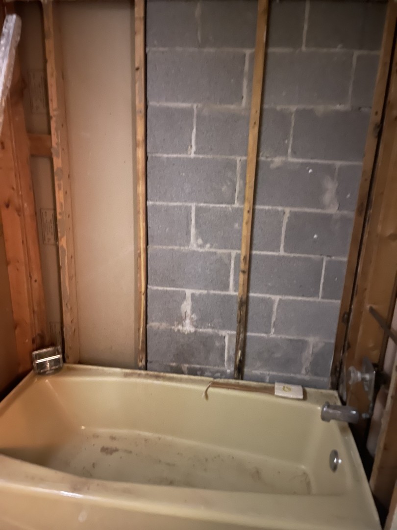 1026 Briarcliffe Boulevard, Wheaton, IL 60189