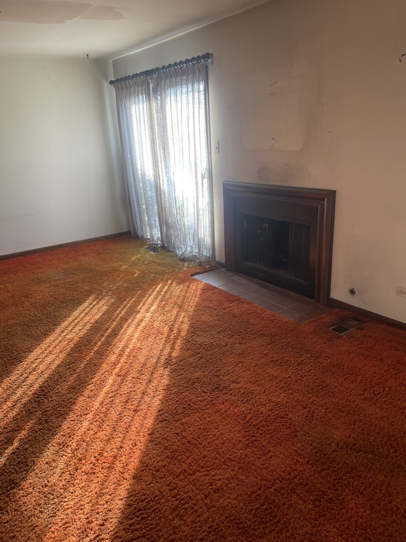 1026 Briarcliffe Boulevard, Wheaton, IL 60189