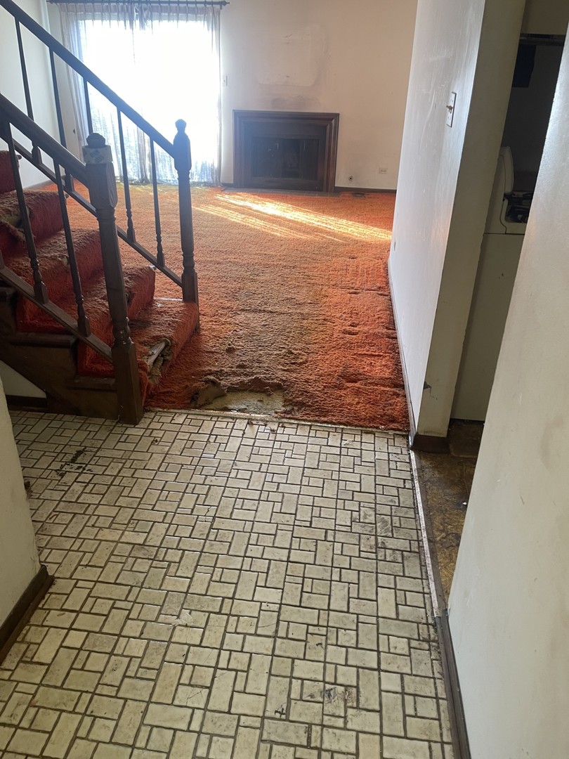 1026 Briarcliffe Boulevard, Wheaton, IL 60189