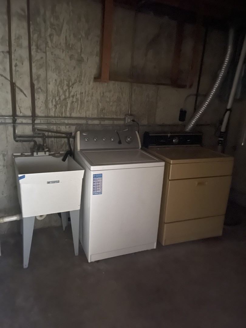 1026 Briarcliffe Boulevard, Wheaton, IL 60189