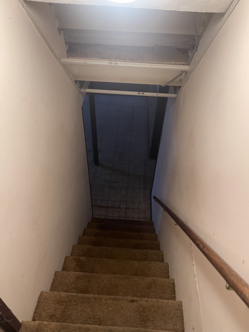 1026 Briarcliffe Boulevard, Wheaton, IL 60189