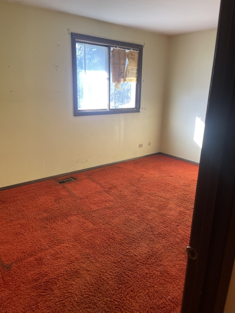 1026 Briarcliffe Boulevard, Wheaton, IL 60189