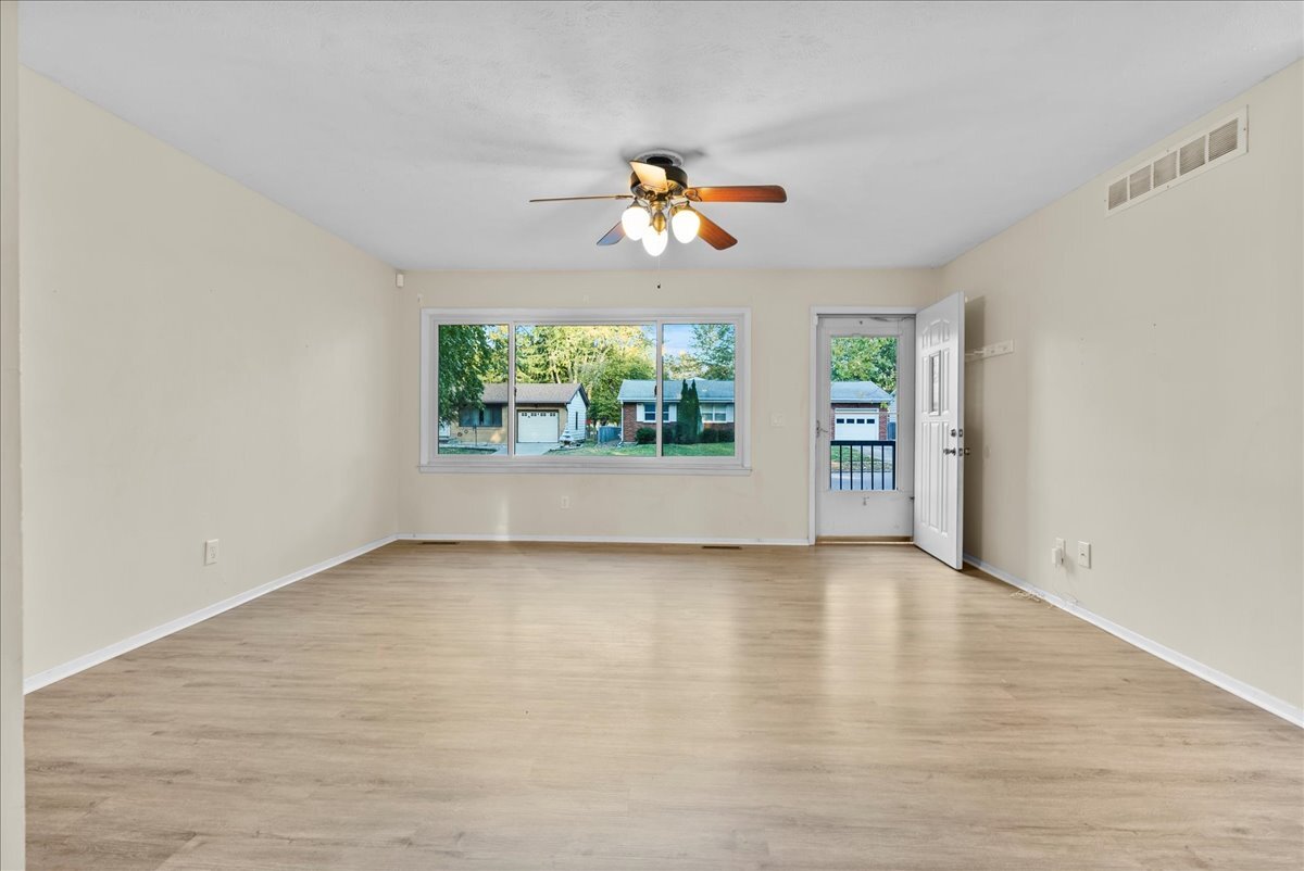 1224 Townley Drive, Bloomington, IL 61704