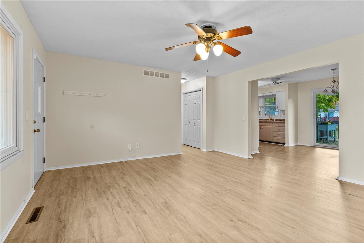 1224 Townley Drive, Bloomington, IL 61704