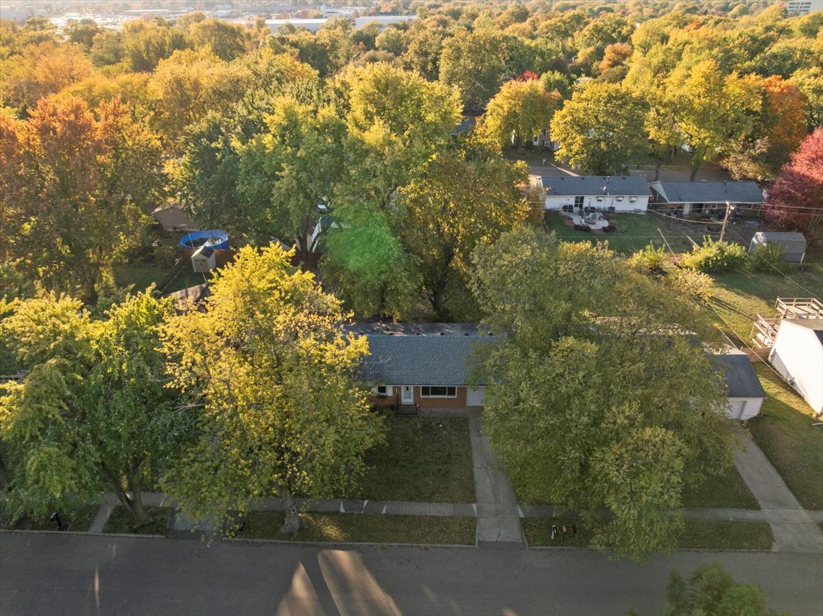 1224 Townley Drive, Bloomington, IL 61704