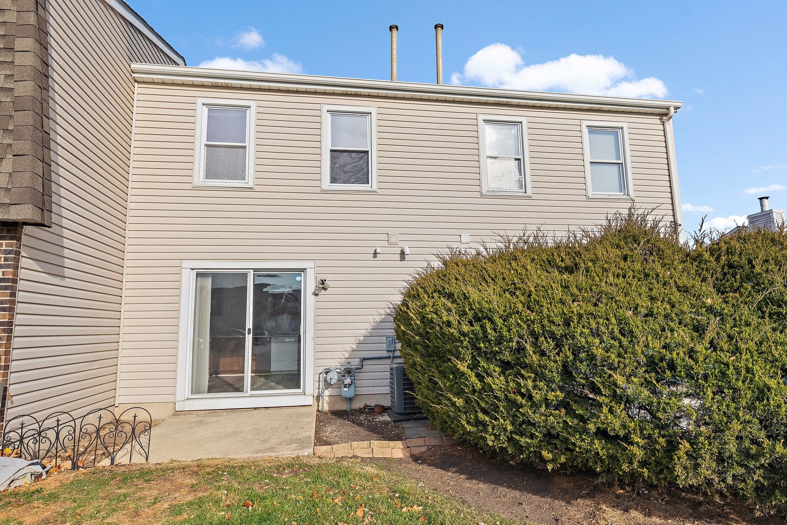 1696 Shamrock Court, Aurora, IL 60505