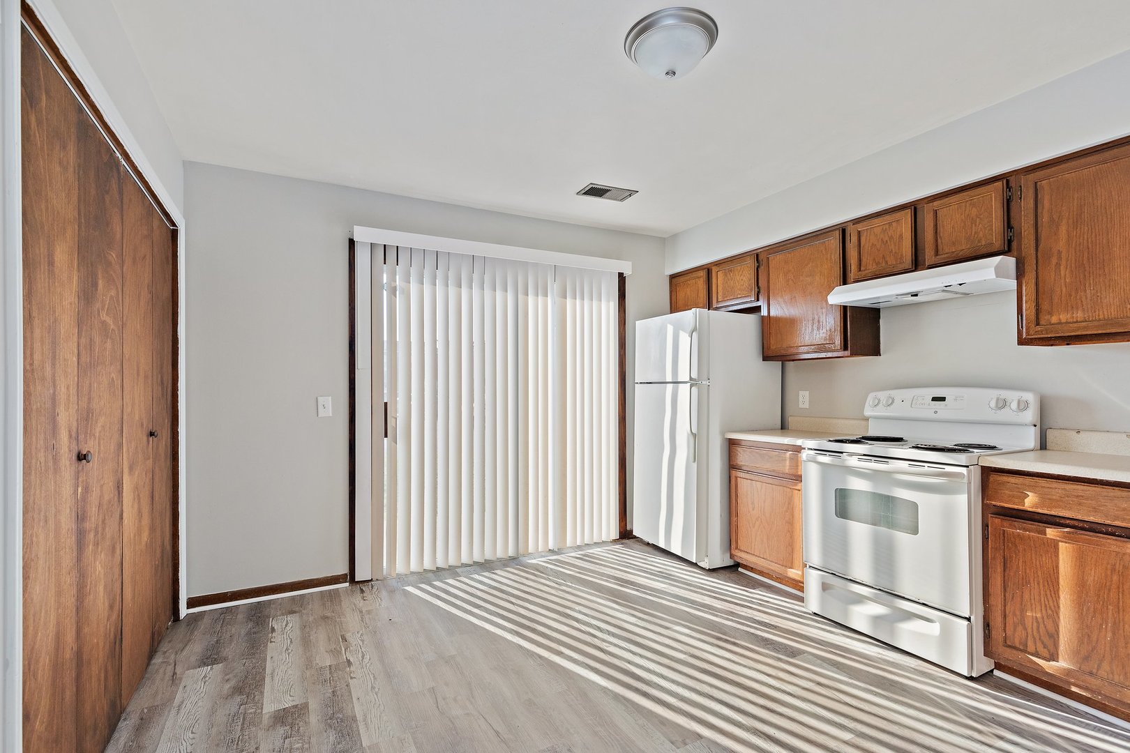 1696 Shamrock Court, Aurora, IL 60505