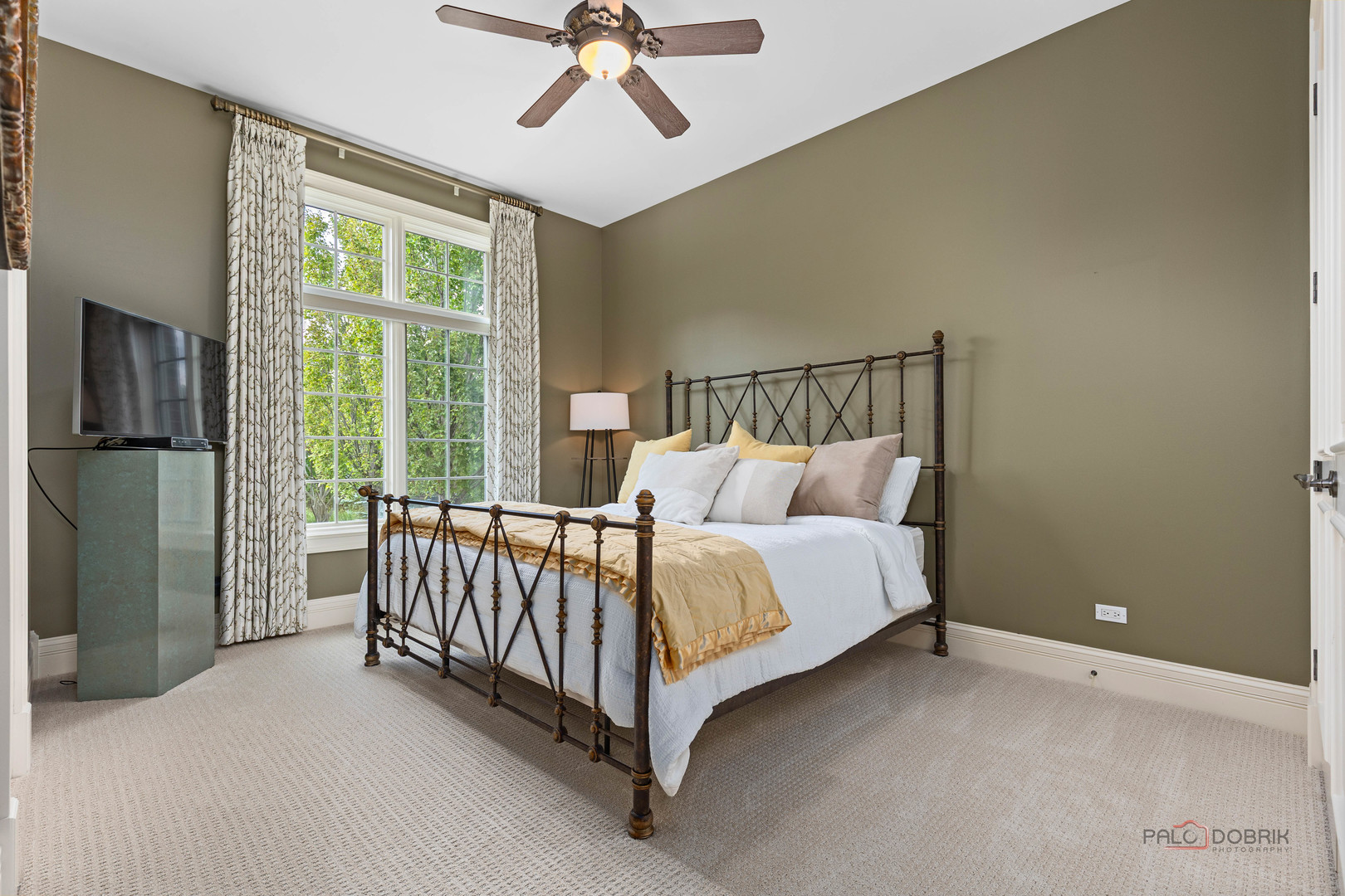5 Jennifer Court, Barrington, IL 60010