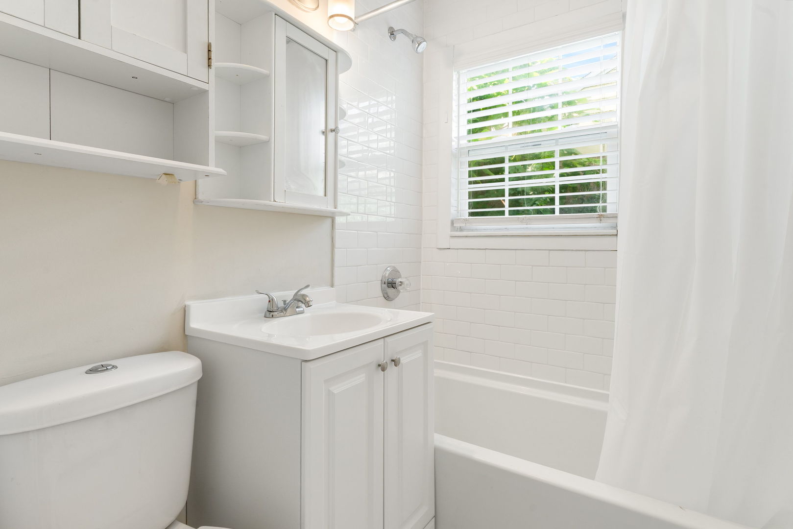 201 W Potomac Avenue, Lombard, IL 60148