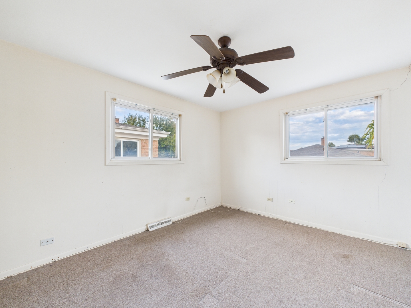 235 32nd Avenue, Bellwood, IL 60104