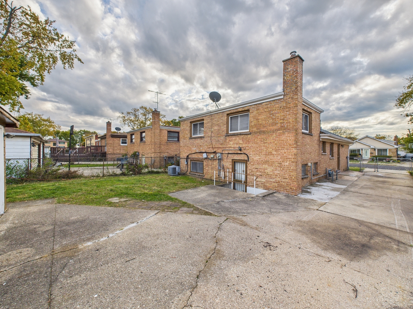 235 32nd Avenue, Bellwood, IL 60104