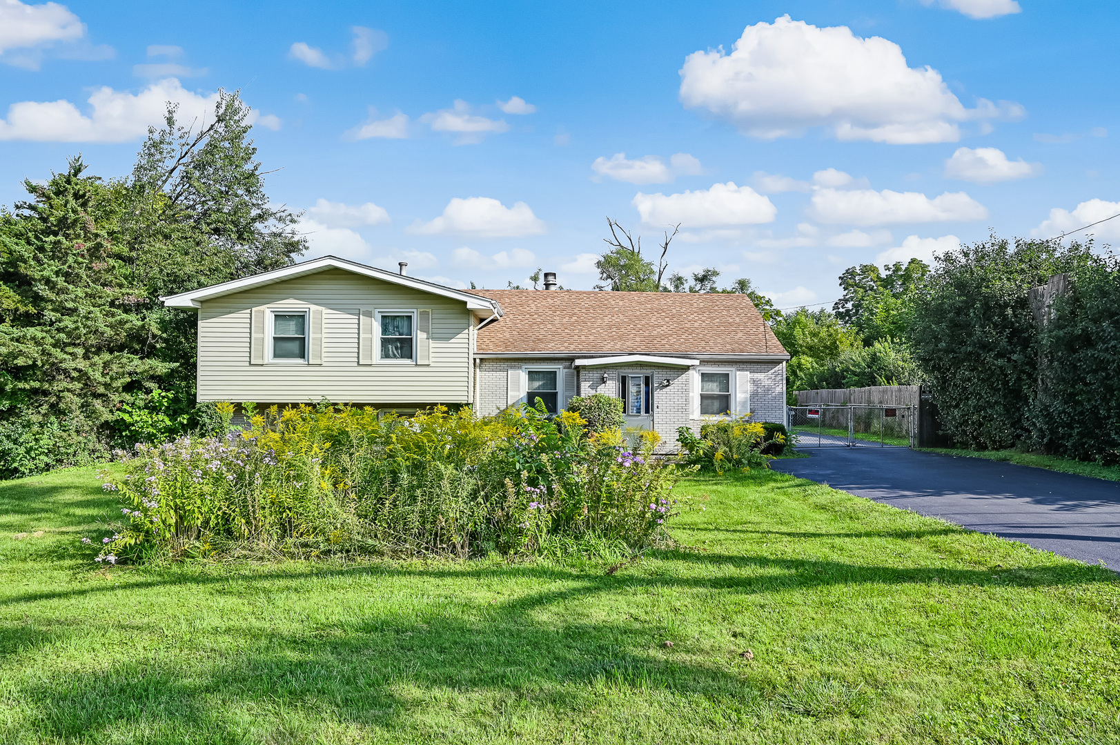 300 60th Street, Downers Grove, IL 60516