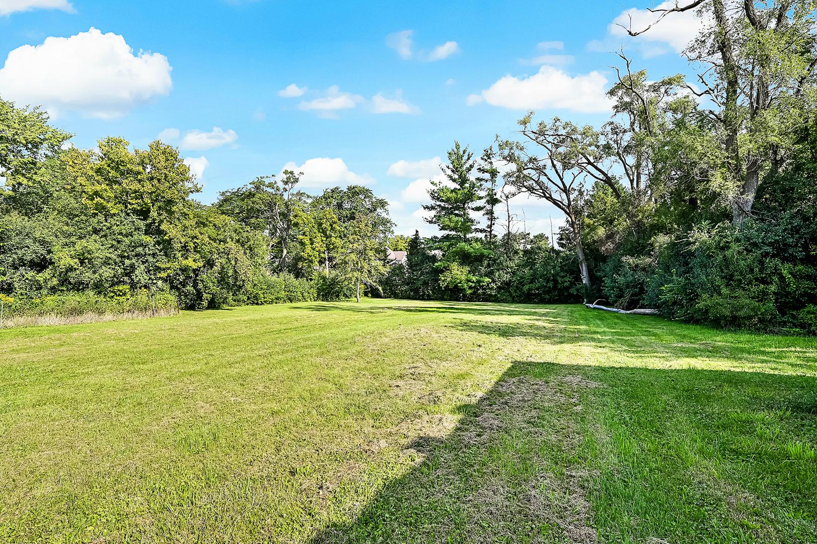 300 60th Street, Downers Grove, IL 60516