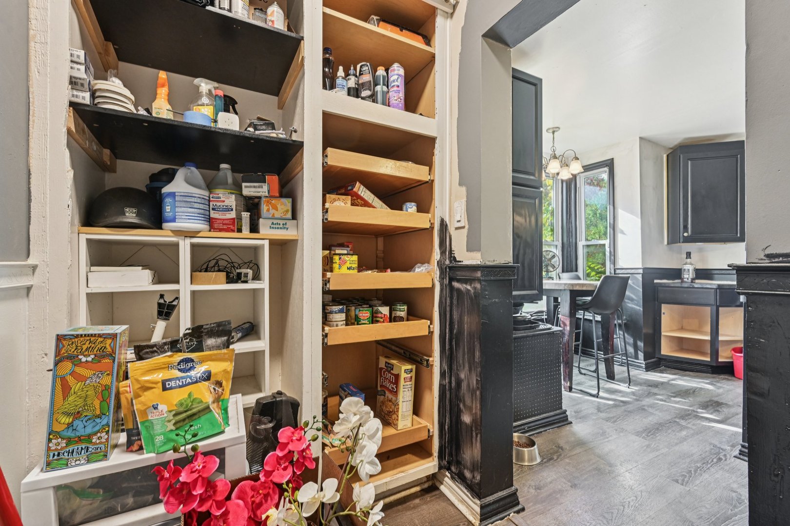 215 S Park Avenue, Waukegan, IL 60085