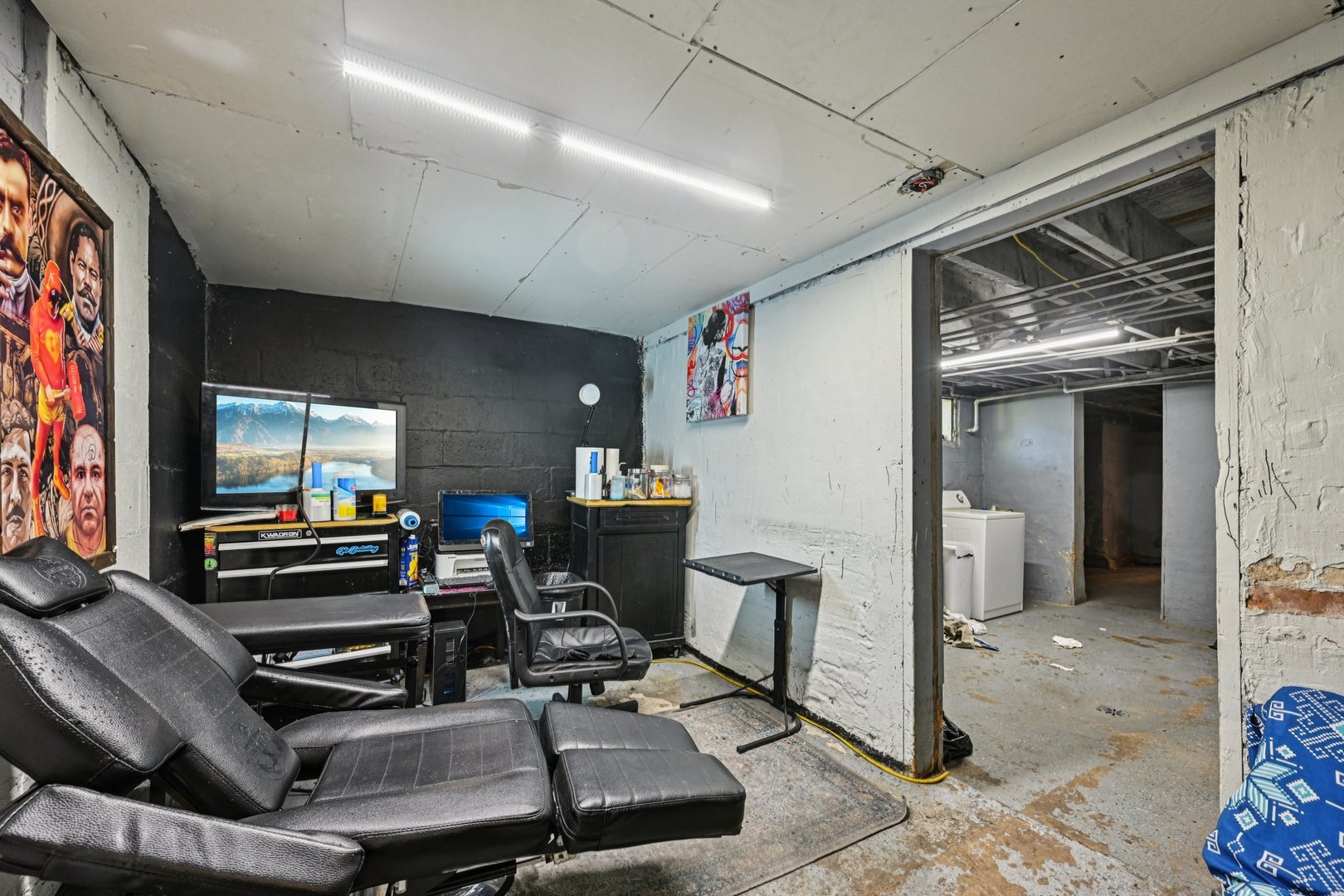 215 S Park Avenue, Waukegan, IL 60085