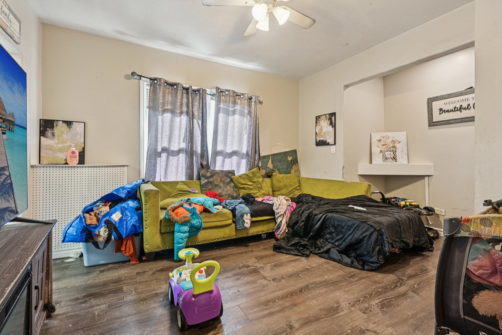 215 S Park Avenue, Waukegan, IL 60085