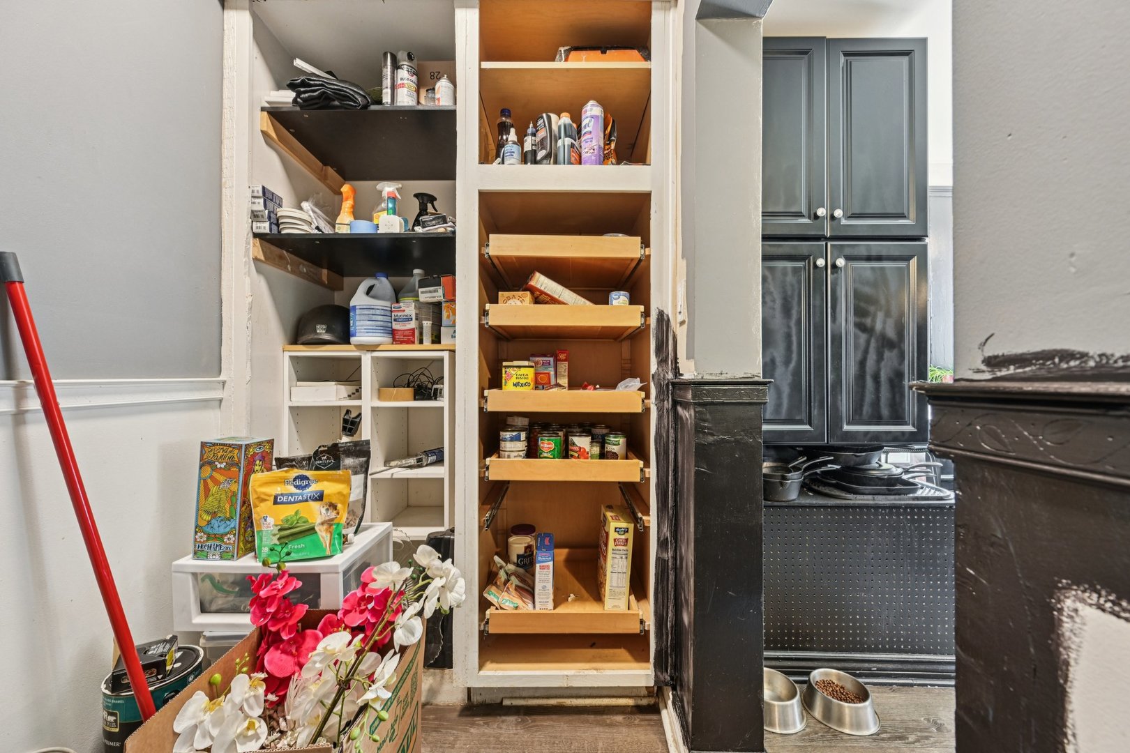 215 S Park Avenue, Waukegan, IL 60085