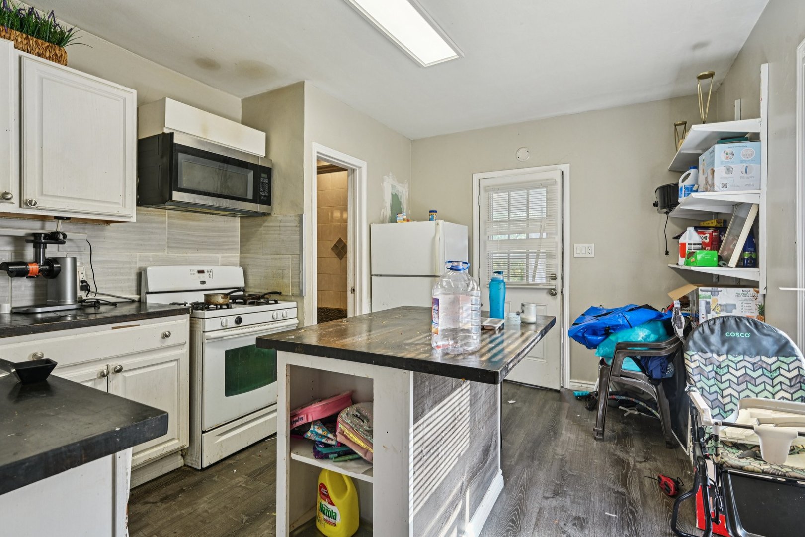 215 S Park Avenue, Waukegan, IL 60085