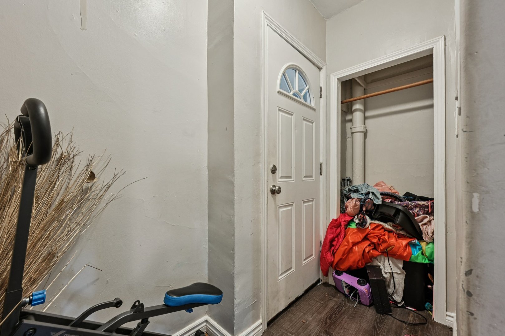 215 S Park Avenue, Waukegan, IL 60085