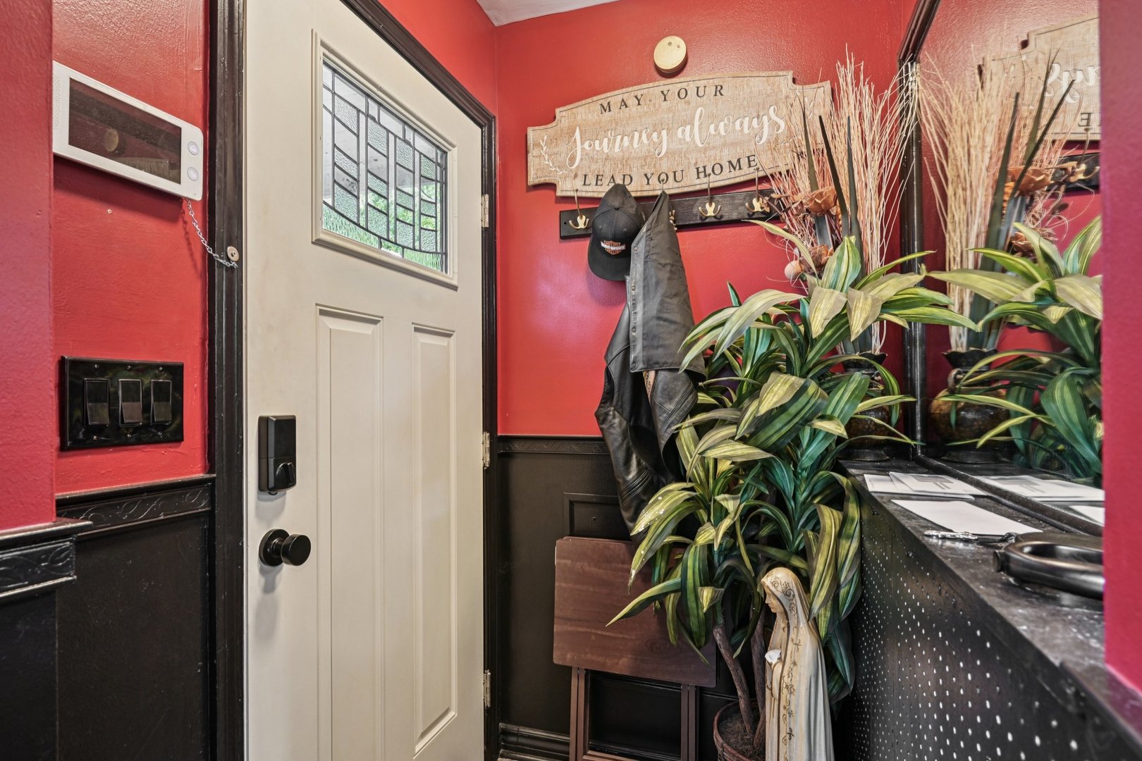 215 S Park Avenue, Waukegan, IL 60085