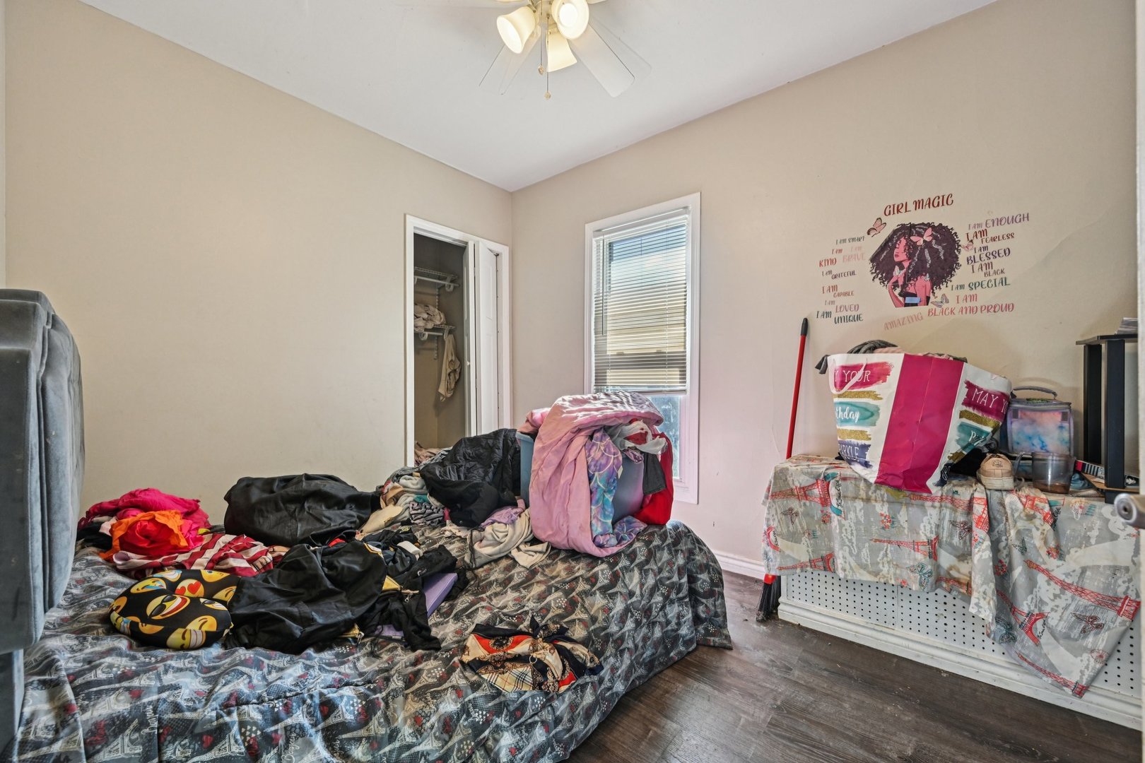 215 S Park Avenue, Waukegan, IL 60085