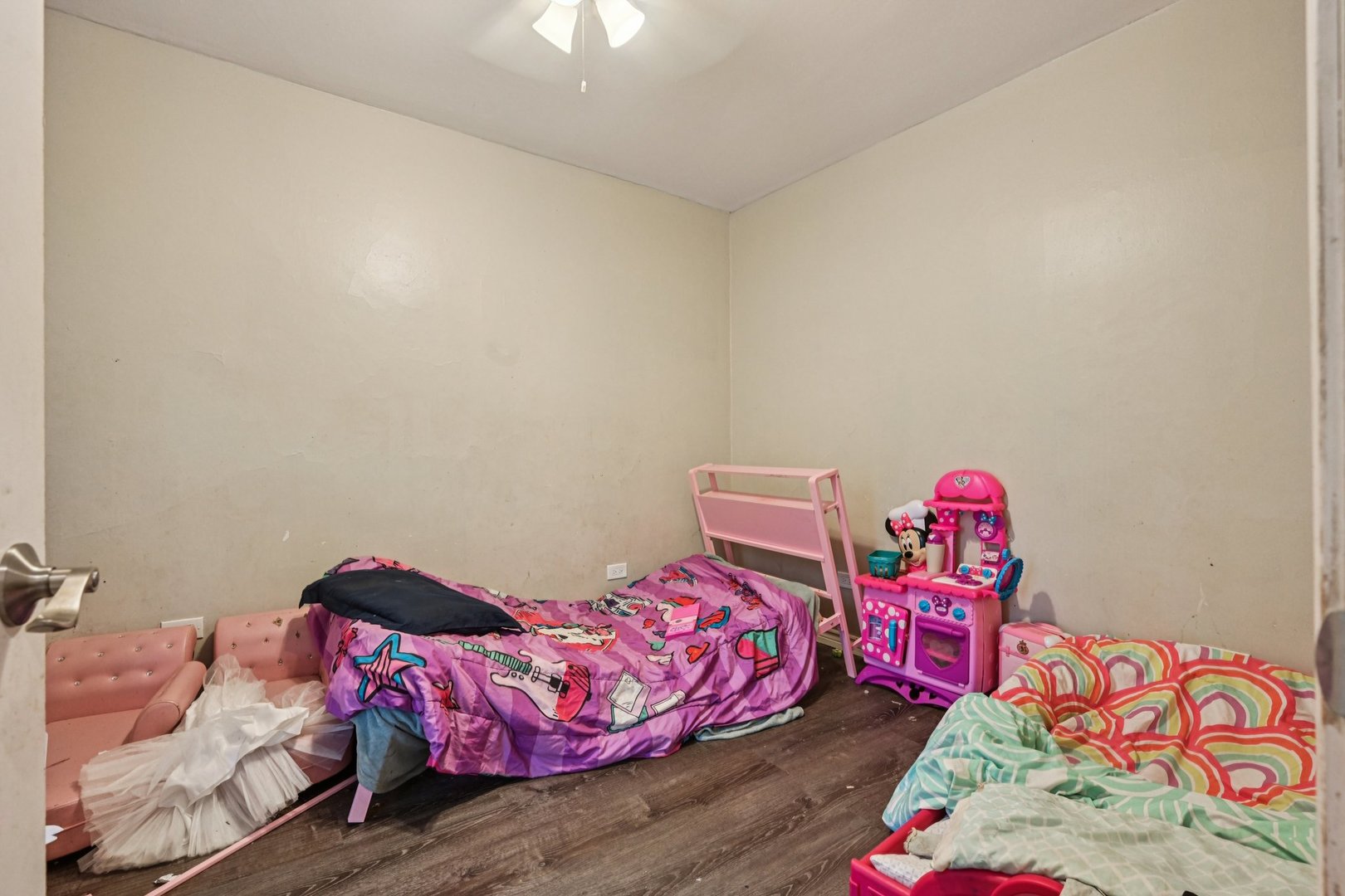 215 S Park Avenue, Waukegan, IL 60085