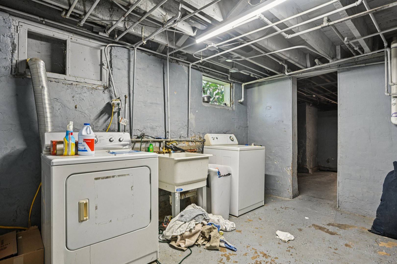 215 S Park Avenue, Waukegan, IL 60085