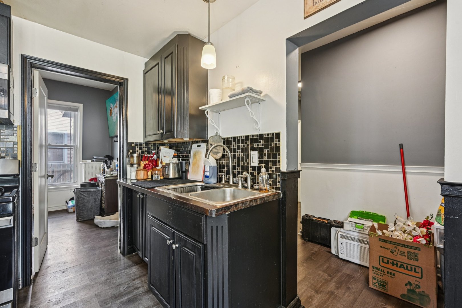 215 S Park Avenue, Waukegan, IL 60085