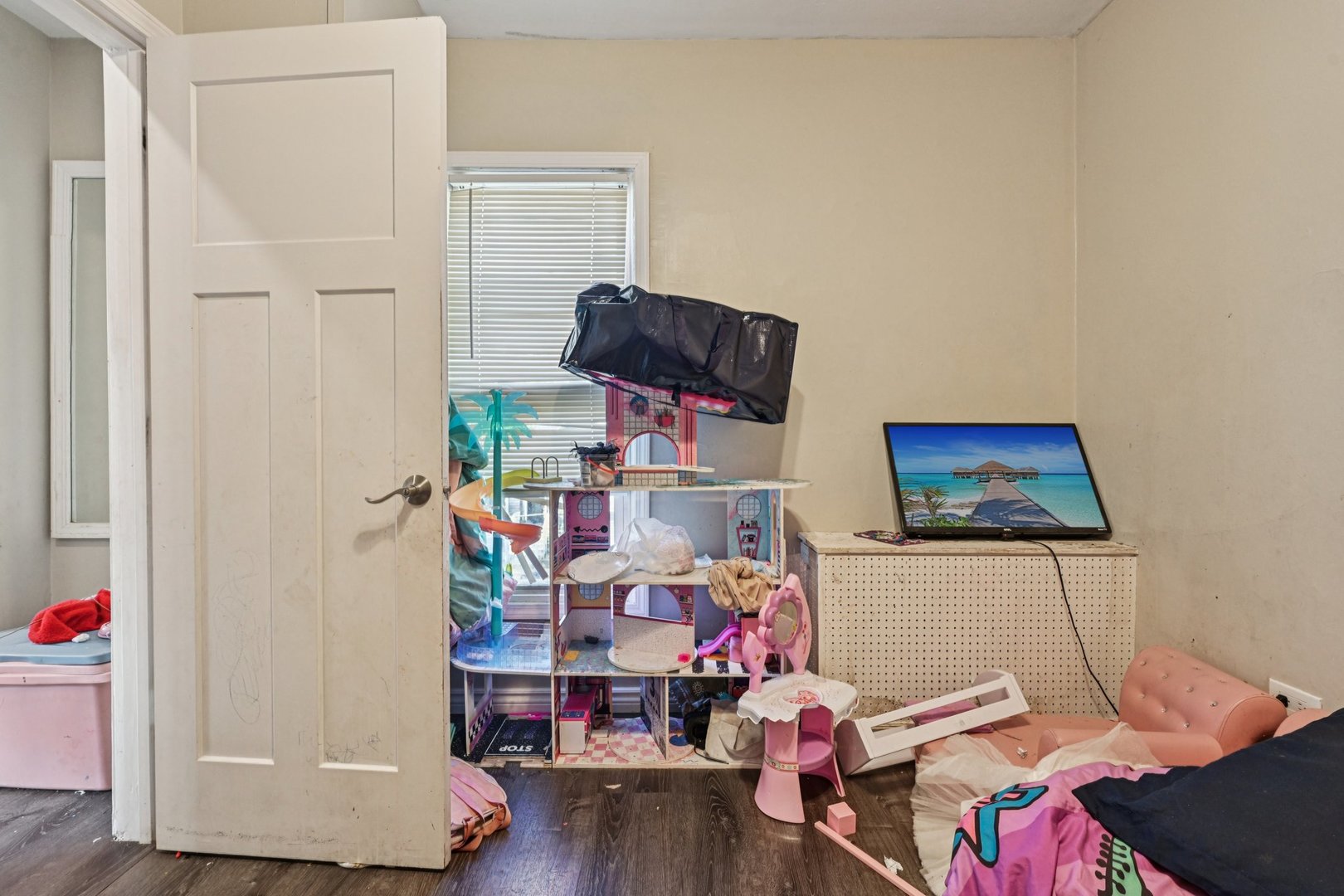 215 S Park Avenue, Waukegan, IL 60085