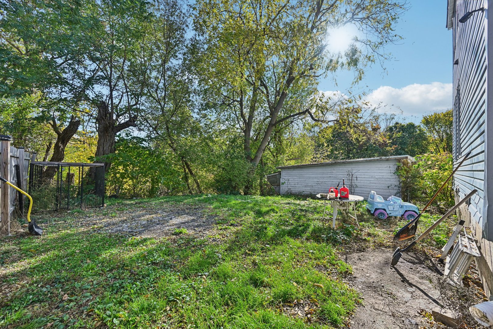 215 S Park Avenue, Waukegan, IL 60085