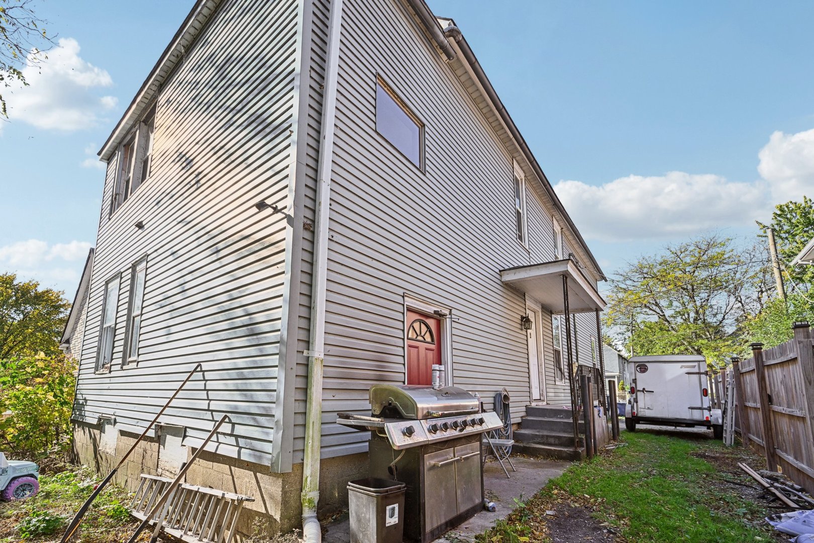 215 S Park Avenue, Waukegan, IL 60085