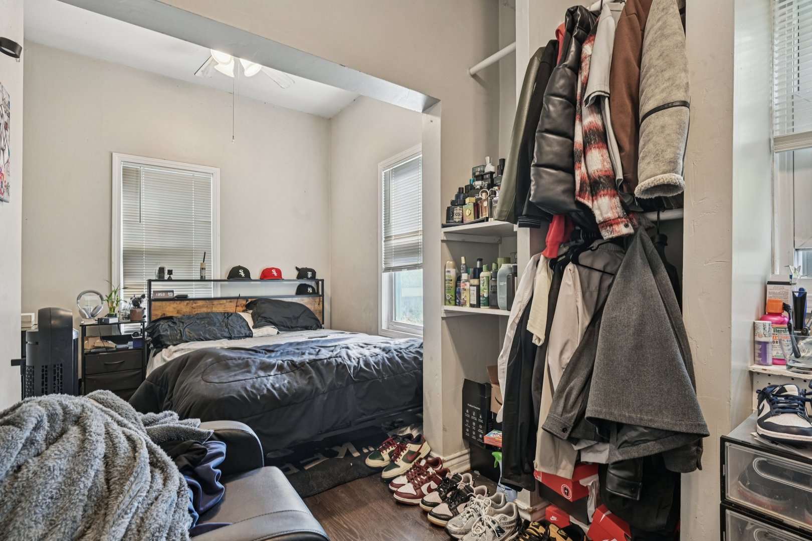 215 S Park Avenue, Waukegan, IL 60085