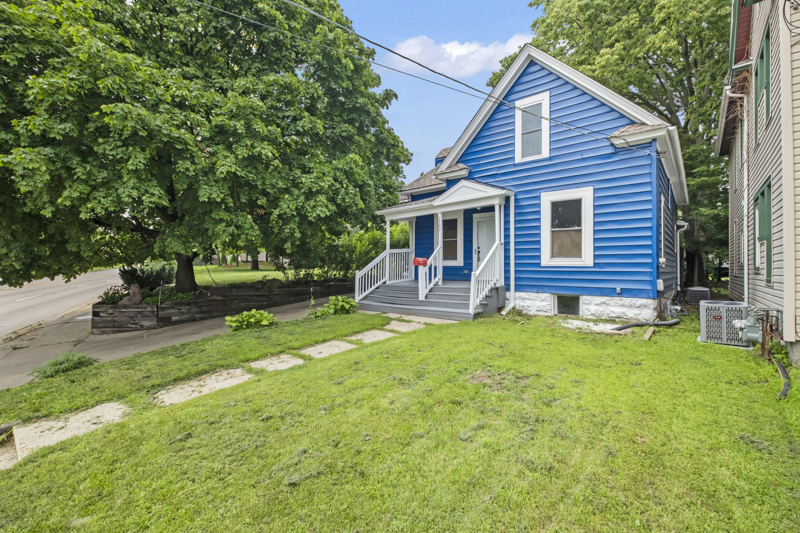 1722 Charles Street, Rockford, IL 61104