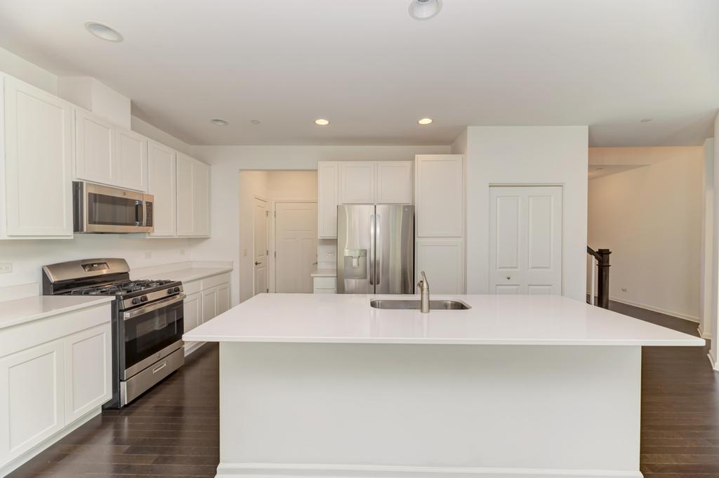 3S484 Lambe Lane, Warrenville, IL 60563