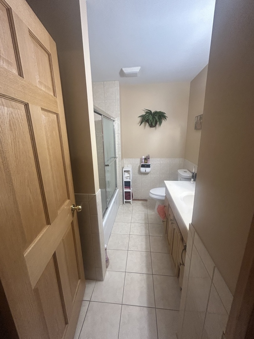 532 E Devon Avenue, Roselle, IL 60172