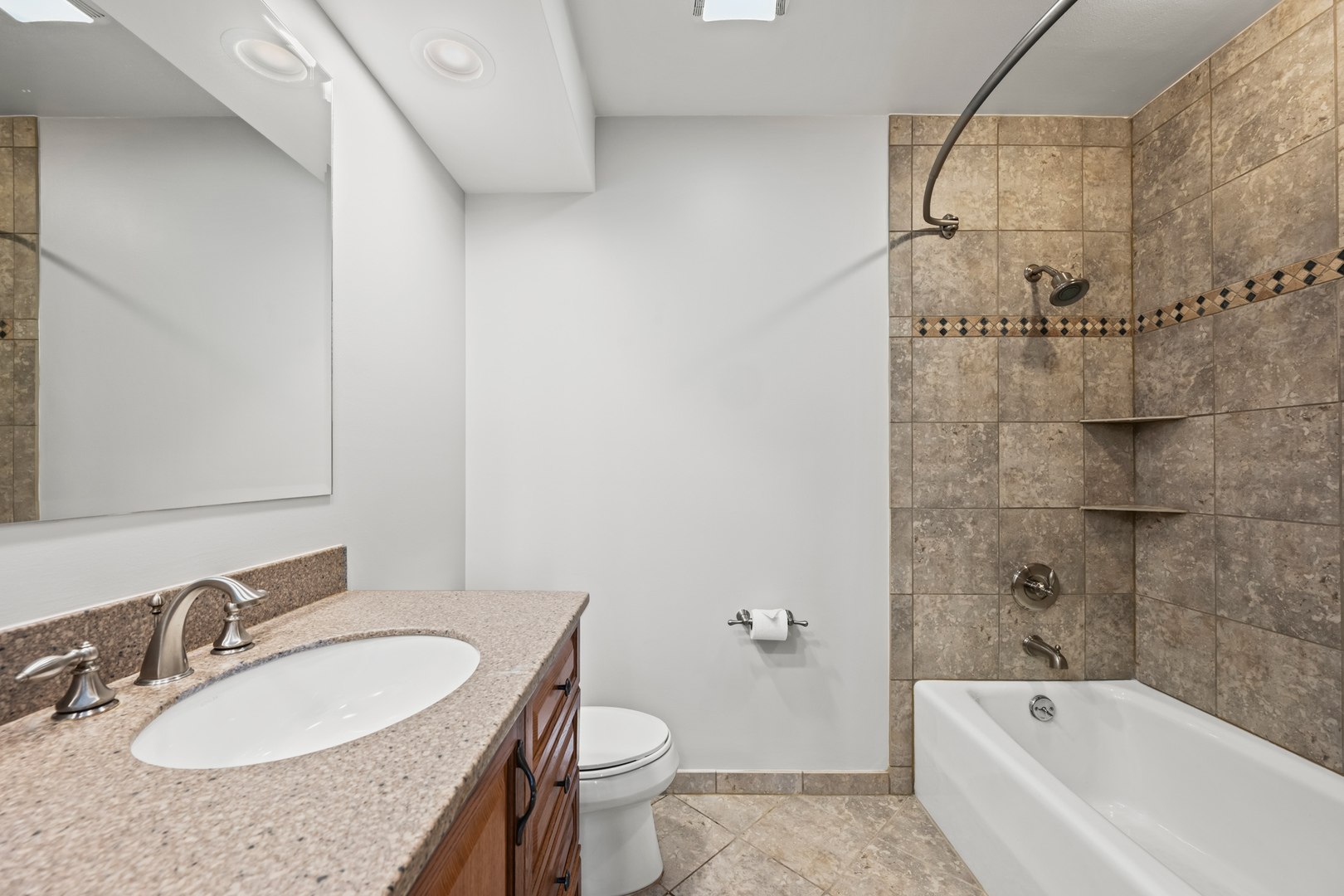 190 S Wood Dale Road #704, Wood Dale, IL 60191