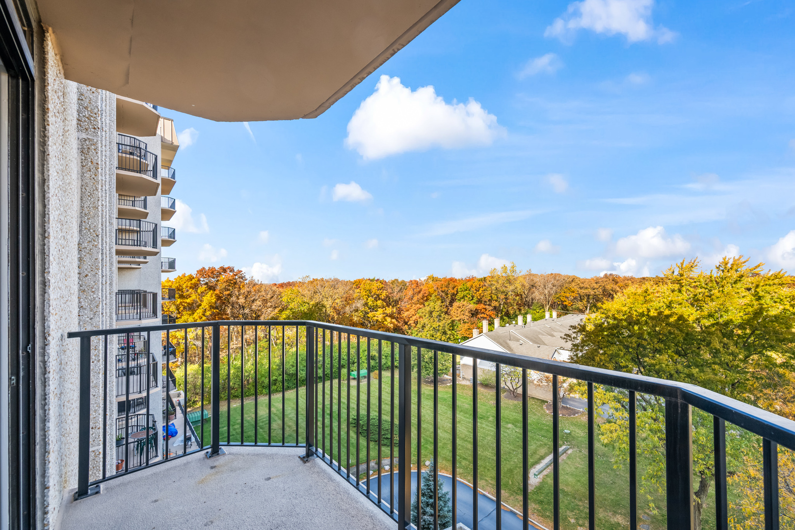 190 S Wood Dale Road #704, Wood Dale, IL 60191