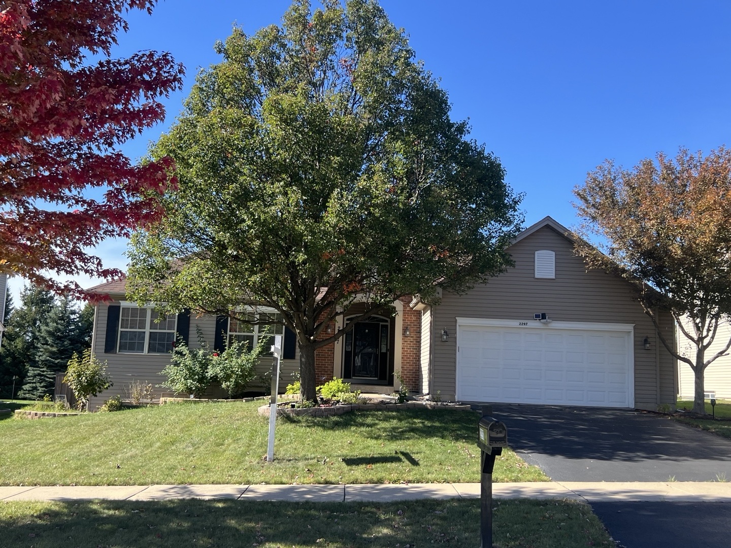2297 Roaring Creek Drive, Aurora, IL 60503