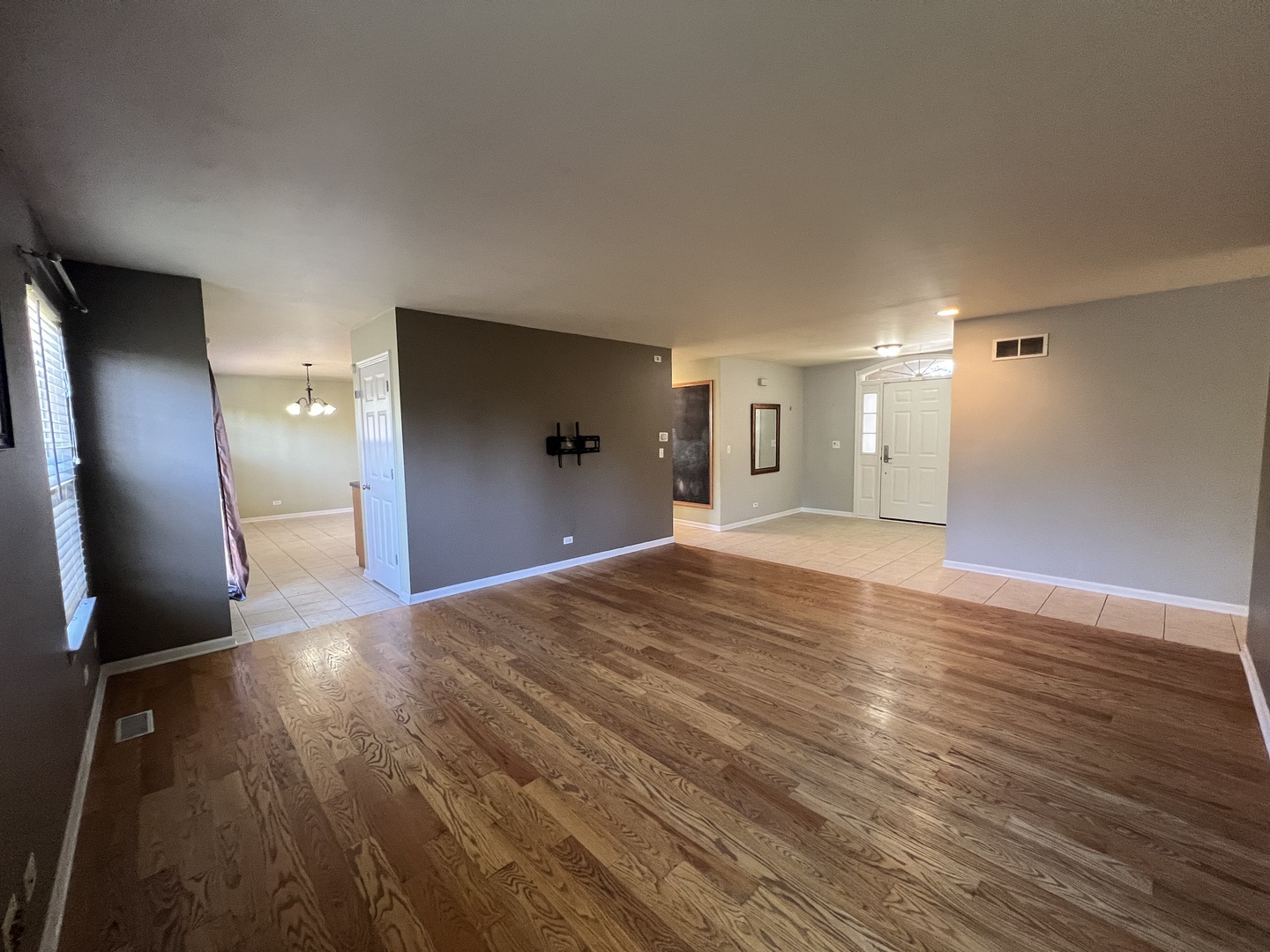 2297 Roaring Creek Drive, Aurora, IL 60503