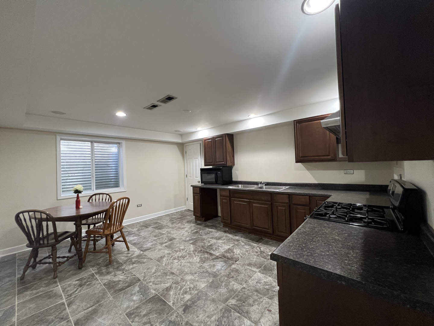 2297 Roaring Creek Drive, Aurora, IL 60503