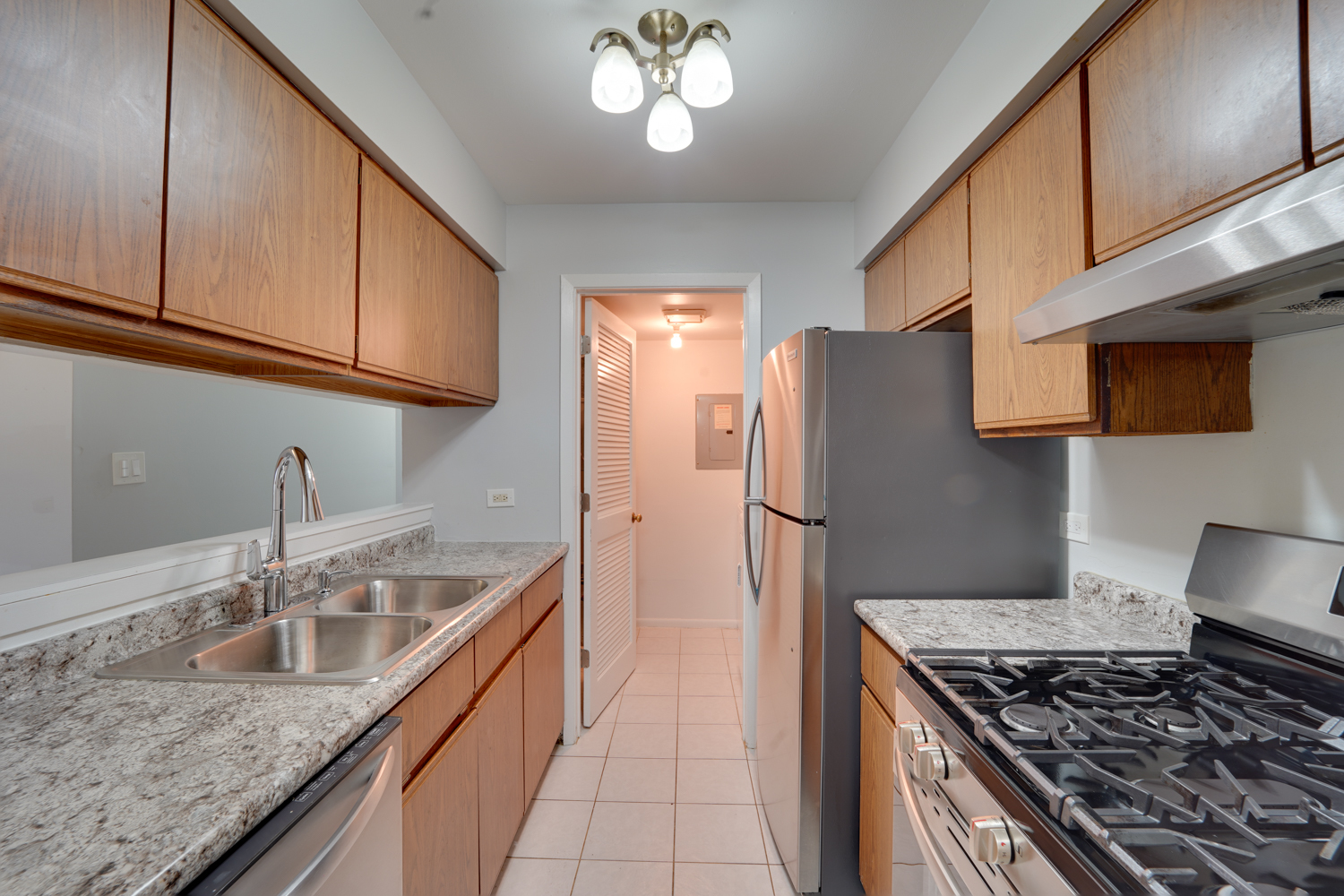 365 Grissom Court #365, Hoffman Estates, IL 60194