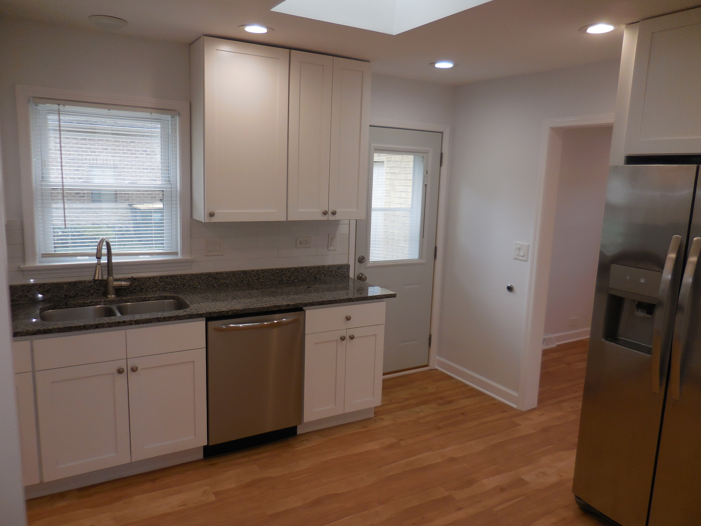 33 N RAMMER Avenue, Arlington Heights, IL 60004