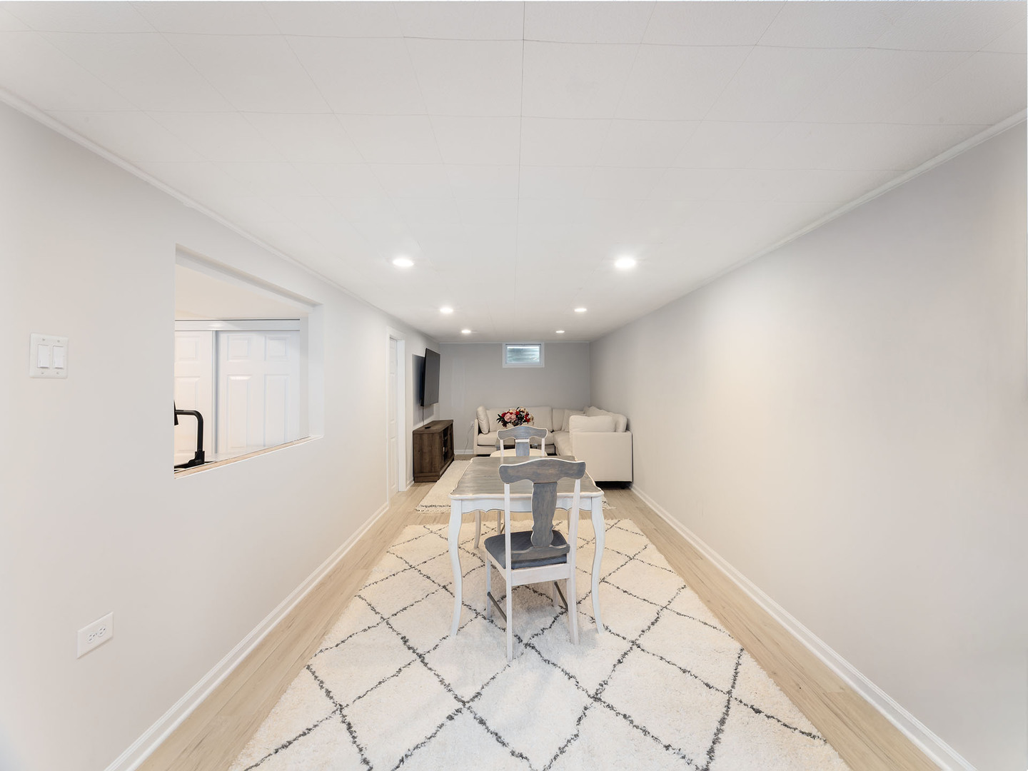 1649 Park Avenue, Hanover Park, IL 60133